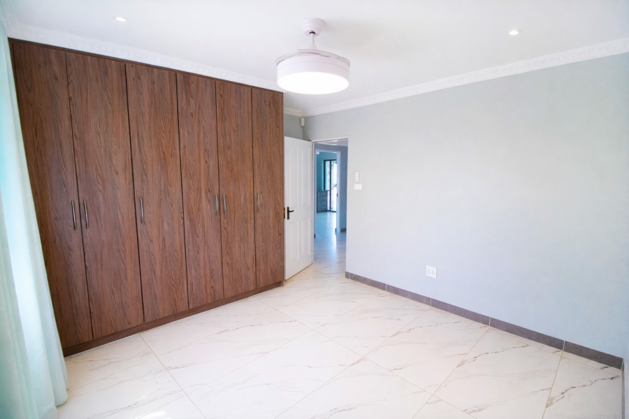 4 Bedroom Property for Sale in Wavecrest Eastern Cape